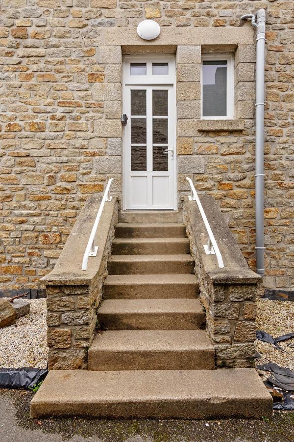L'Escale De La Baie ! Apartman Pontorson Kültér fotó